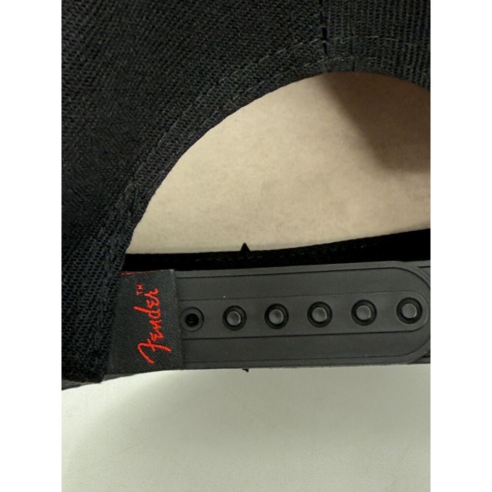 Fender Guitar Hat Camo Snapback Flat Bill Cap Black/Camo Red Logo The Classics - Picture 8 of 8
